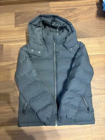 그레이 후드 부착 다운 자켓