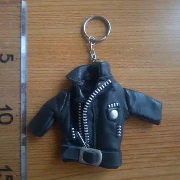 라이더 자켓풍 키링