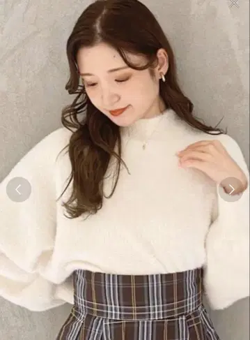 하이넥 미니 샤기 니트