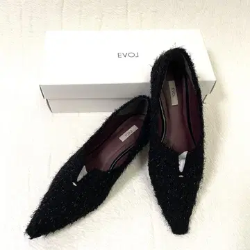 새상품급 [ EVOL 이볼 ] 샤기 V컷 펌프스 24cm 블랙