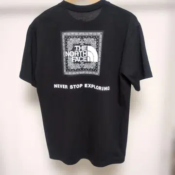 THE NORTH FACE 반다나 패턴 티셔츠 블랙