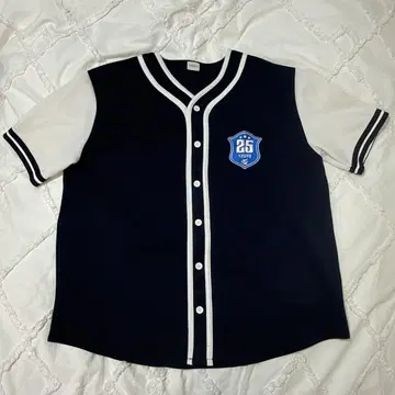 TWICE 쯔위 유니폼