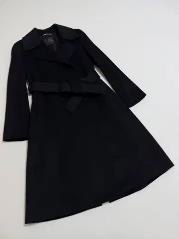 거의 미사용 INED 울 벨티드 코트 블랙 사이즈 7