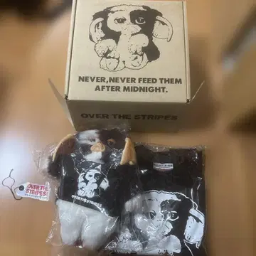 OVER THE STRIPES 그렘린 봉제 인형 피규어 T셔츠 포함