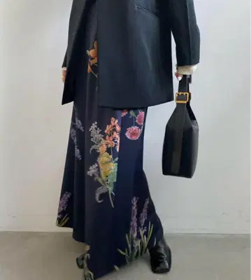 Ameri UND ANNABELLE FLARE SKIRT 네이비 S
