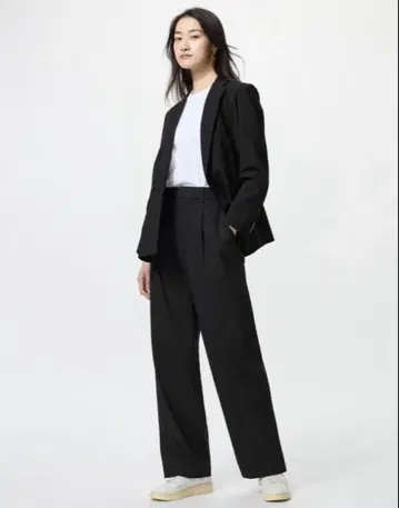 미사용 새상품 UNIQLO 턱 와이드 팬츠 긴 길이 블랙 S