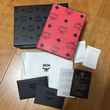 MCM 여권 케이스