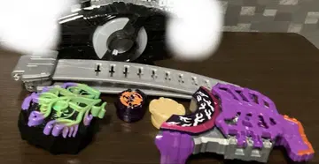 가면라이더 기츠 디자이어 드라이버, 자마트 버클, 갈라짐 버퍼 코어