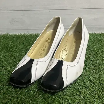 ROMEERU 로미엘 펌프스 화이트 컬러 23.5cm