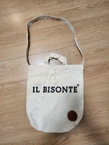 IL BISONTE 아이보리 숄더백