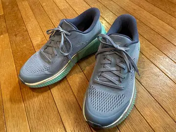 SKECHERS GO RUN 그레이/민트 스니커즈