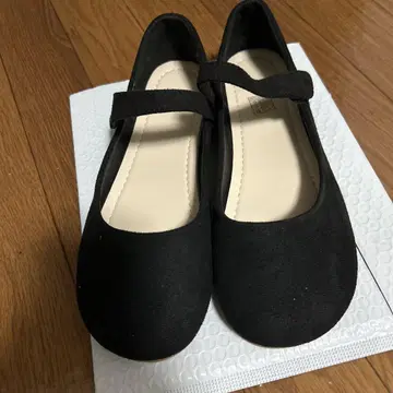 블랙 발레 슈즈 크로스 스트랩