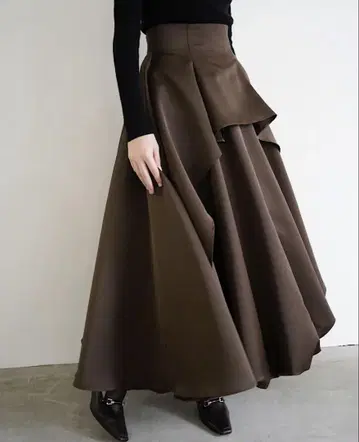 acka balloon satin skirt