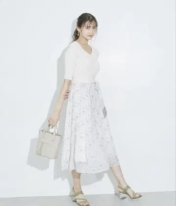 JILL by JILLSTUART 시어 아트 플라워 스커트