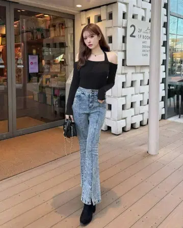 Cherimi 셰리미 슬림 레그 스트레치 플레어 데님