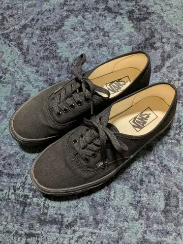 VANS 블랙 스니커즈