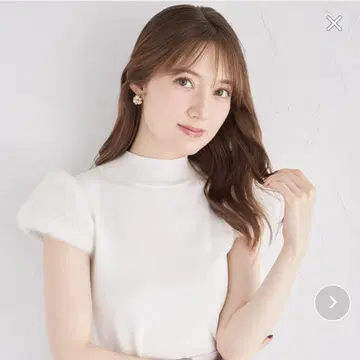퍼 포함 퍼프 슬리브 하이넥 스웨터 M 사이즈