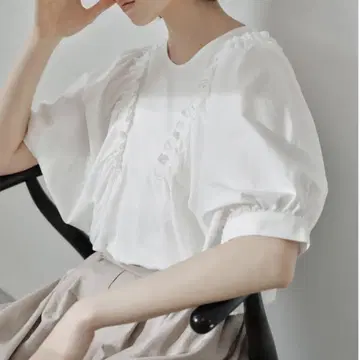 새상품 에메르 리파인즈 EM 이소자이 도킹 개더 풀오버