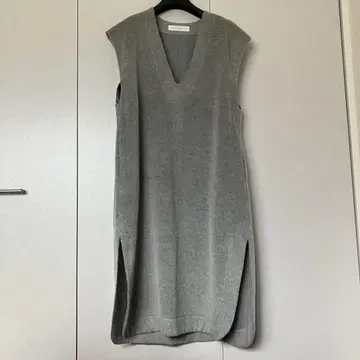 [미착용 GALERIE VIE] 라이트 그레이 V넥 슬리브리스 원피스