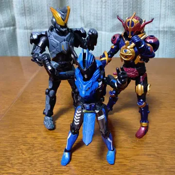 가면라이더의 괴인 가동 피규어 3체