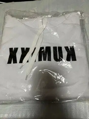코다 쿠미 CROPPED HOODIE -WHITE-
