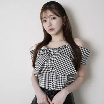 트위드 리본 오프숄더 상의 LIPSERVICE 미사용 새상품