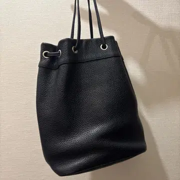 [ USED ] Barneys new york 블랙 가죽 버킷형 핸드백