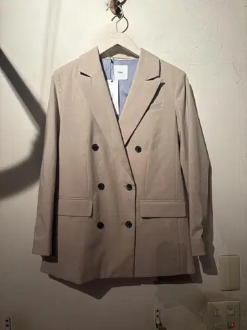 TONAL 베이지 더블 브레스트 자켓 사이즈 38