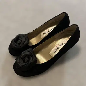 TIRA VENTO 펌프스