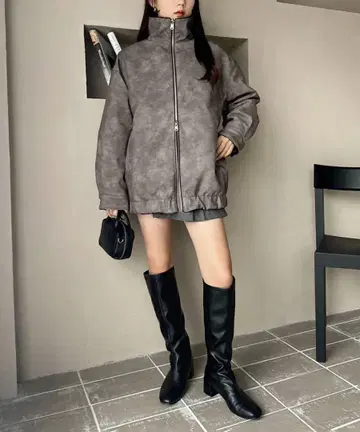 NICE CLAUP 오버 사이즈 인조 가죽 보아 자켓 그레이