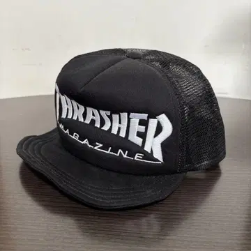 y101224 THRASHER 블랙 메쉬 로고 캡