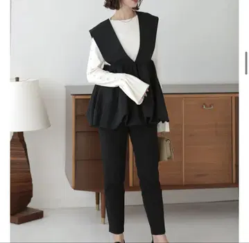 MERAKI. 벌룬 베스트 페플럼 뷔스티에 베스트 깊은 V넥 밑단 플레어