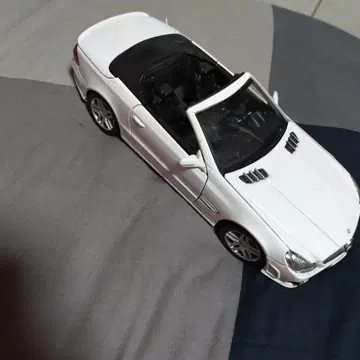 [ 열람수 185 ] 메르세데스 벤츠 SLK 1/18 스케일 모델