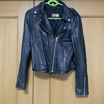 블랙 가죽 라이더 자켓