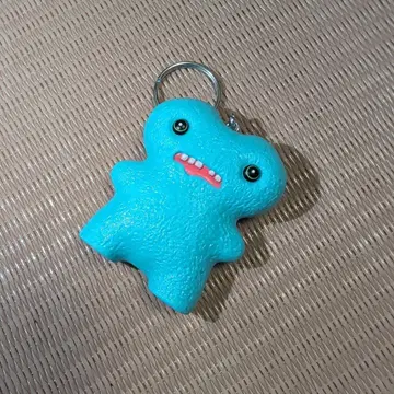 파란색 몬스터형 키링