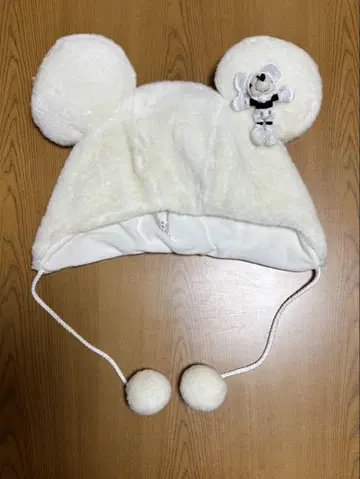 미키 귀 달린 화이트 모자