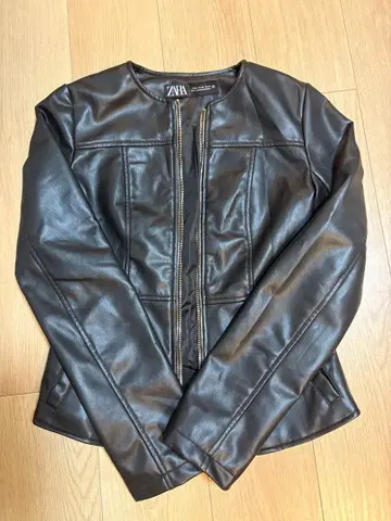 ZARA 블랙 가죽 자켓 XS