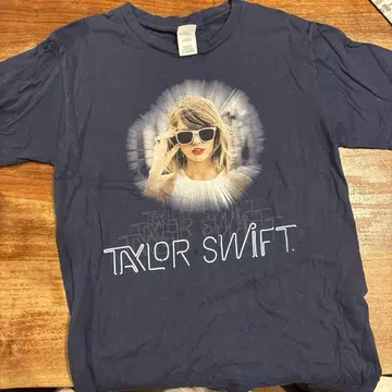 Taylor Swift 1989 World Tour 티셔츠 S 사이즈