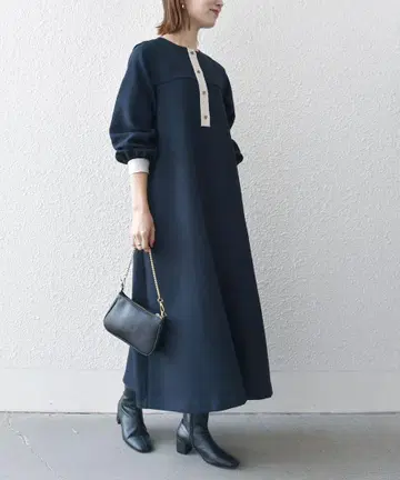 새상품 더블 크로스 요크 칼라 원피스