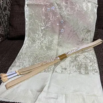 품격 있는 오비 장식 천과 허리띠