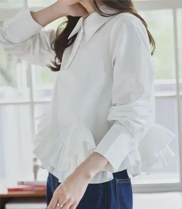 완판 고베 레터스 블라우스 밑단 프릴 디자인 긴팔 블라우스