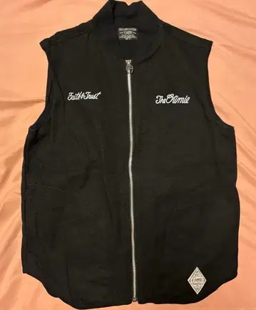 The Crimie 블랙 집업 베스트