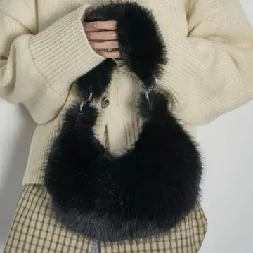 자이온 멀티 스트랩 에코 퍼 백 블랙 새상품급