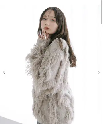 COCODEAL 코코딜 페더 프린지 자카드 니트 베이지