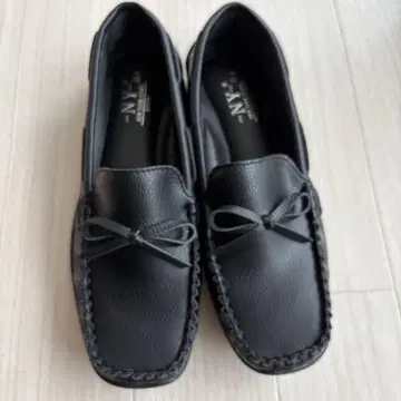 블랙 가죽 밥슨 뉴욕 스타 로퍼 펌프스 리본 23.5cm