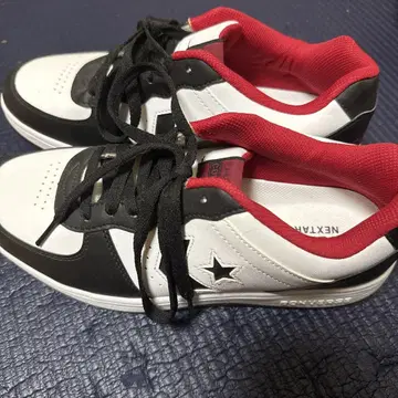 CONVERSE NEXTAR 화이트/블랙/레드 스니커즈