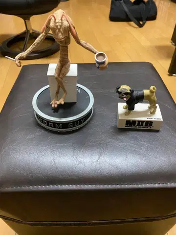 맨 인 블랙 WORM GUY & 에이전트 프랭크 피규어 세트