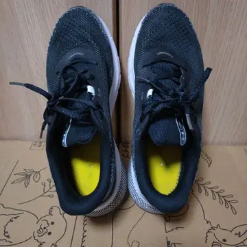 Under Armour HOVR 블랙 스니커즈 26.0cm