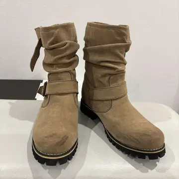 베이지 스웨이드 엔지니어 부츠