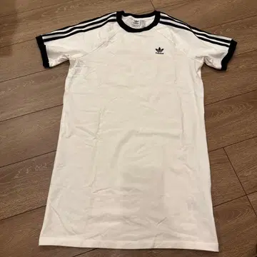 adidas 화이트 미니 원피스 M